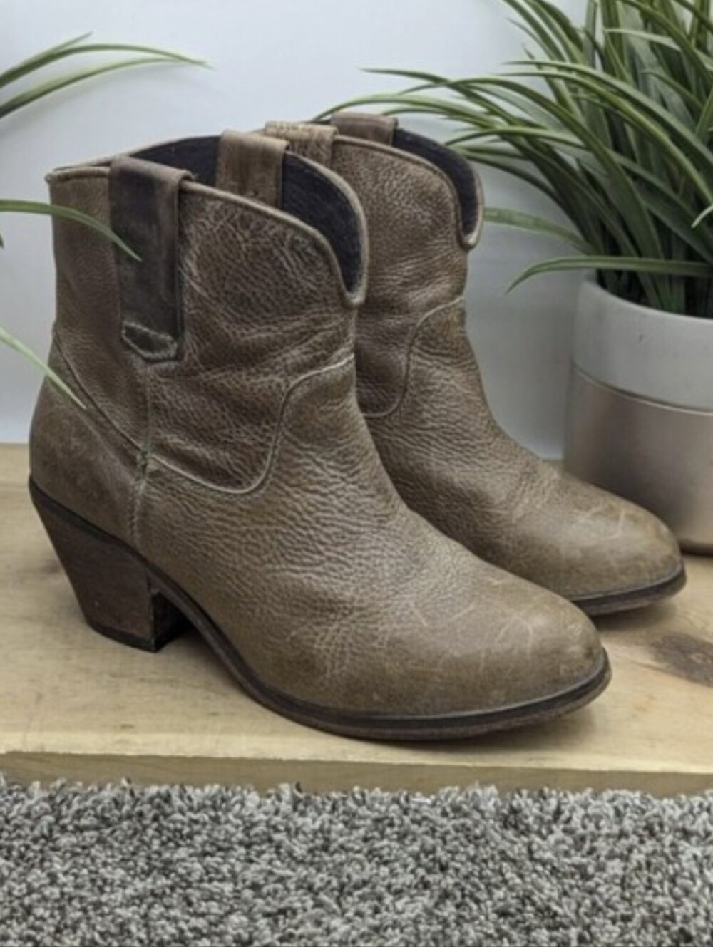 Circle G Corral Women's Size 7.5M Ankle Booties Casual Dress Going Out Boots